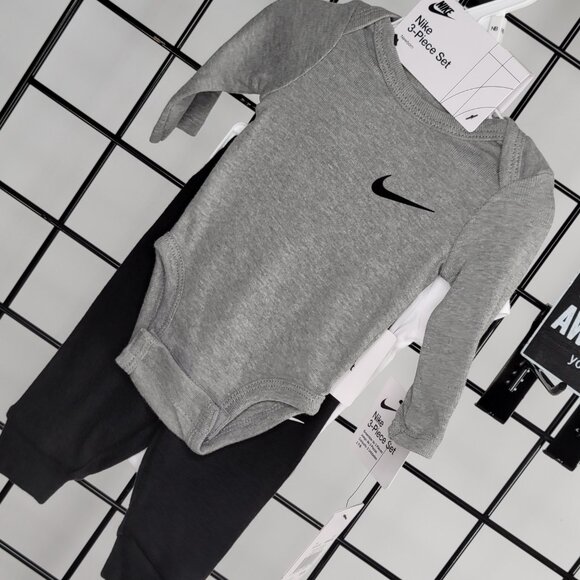 Nike 3-Piece Set for Newborns - Gray Bodysuit & Pants with Black Logo - Picture 5 of 7